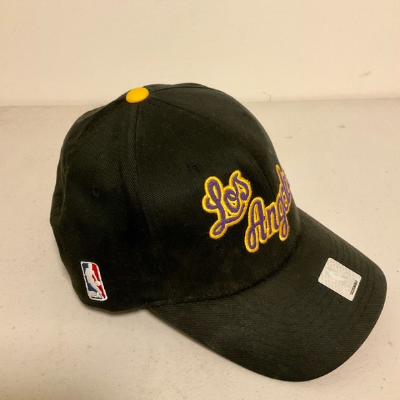 Vintage Nike Los Angeles Lakers NBA Black & Gold Embroidered Flex Fitted Hat